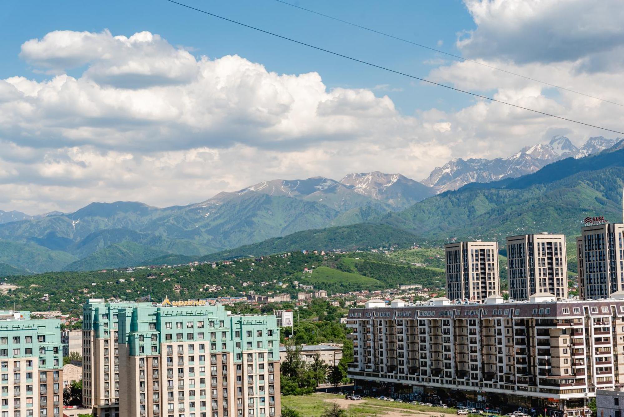 Five Business-Class Rooms In R-House Near Mega Center Almaty Exteriér fotografie