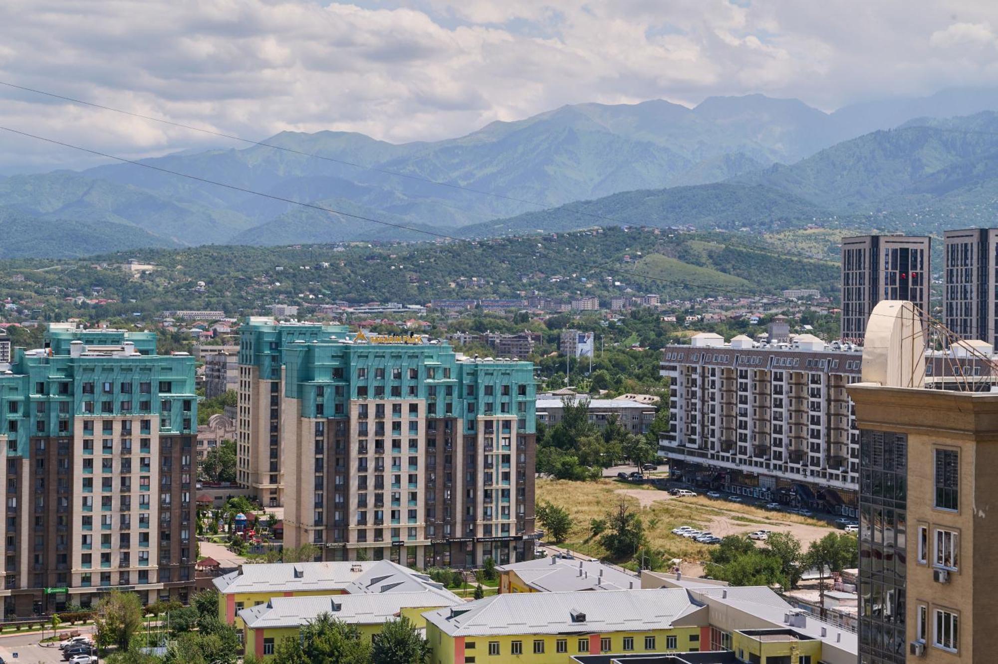 Five Business-Class Rooms In R-House Near Mega Center Almaty Exteriér fotografie