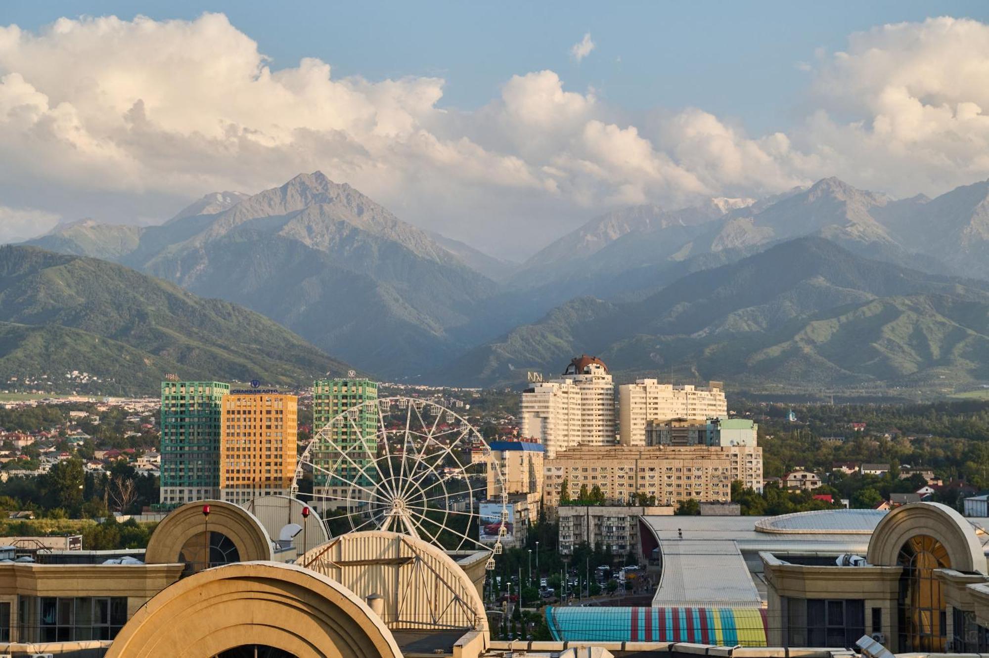 Five Business-Class Rooms In R-House Near Mega Center Almaty Exteriér fotografie
