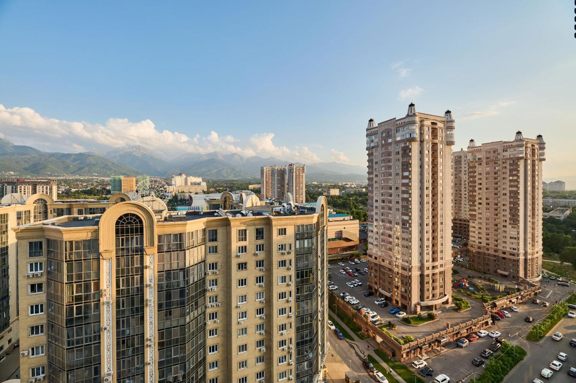 Five Business-Class Rooms In R-House Near Mega Center Almaty Exteriér fotografie